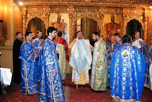 Bucurii duhovniceşti la Craiova, Râmnic şi Dăneasa