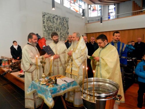 IPS Mitropolit Serafim, în Parohia „Naşterea Domnului“ din Feldkirch, Austria