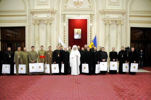 Daruri pentru preoţii militari