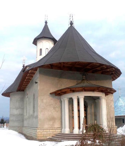 Cenaclu dedicat poeziei creştine la Mănăstirea Caşin
