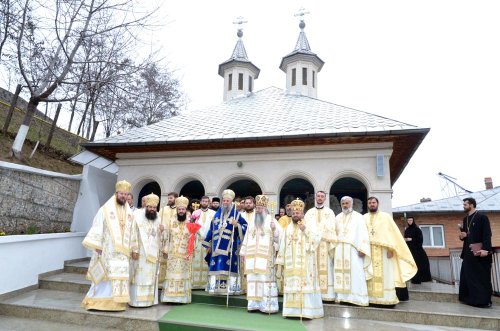 Praznic şi aniversare la Mănăstirea Clocociov