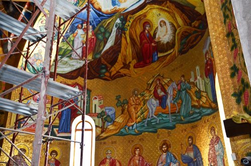 Şantier de pictură în mozaic la Mănăstirea Cocoş