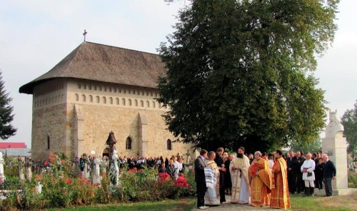 Liturghie arhierească în parohia Volovăţ