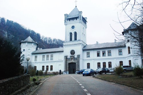 Colocviu naţional la Mănăstirea Tismana