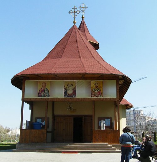 Paraclisul Catedralei Mântuirii Neamului, un lăcaş îmbrăcat în veşmânt de Înviere