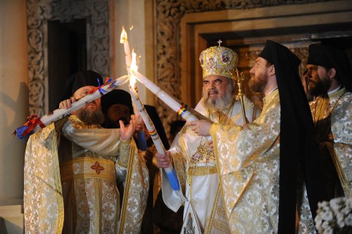 Bucuria Luminii Sfinte la Catedrala patriarhală