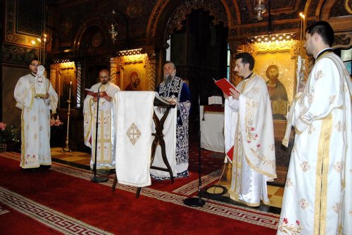 Slujba celei de a Doua Învieri la Catedrala „Madona Dudu“ din Craiova