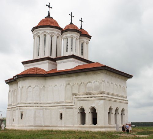 Biserica Mănăstirii Măxineni a fost restaurată 