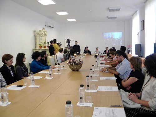 Conferinţă de prezentare a rezultatelor proiectului „Caravana cu poveşti“