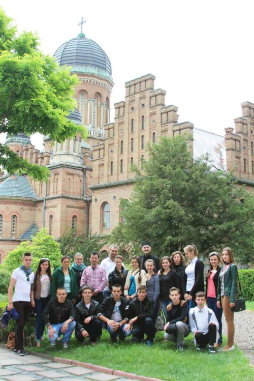Parteneriat între elevii din Vicovu de Sus şi cei din Crasna, regiunea Cernăuţi