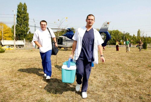Peste 20.000 de medici români salvează vieţi în străinătate