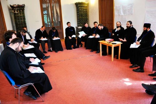 Atelier de formare pentru tinerii preoţi