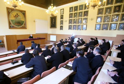 Cursuri profesionale pentru preoţi, la Sibiu