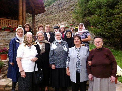 Pelerinaj al preoteselor văduve la Mănăstirea Prislop