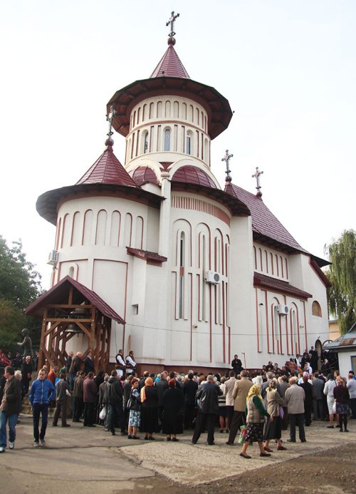 Cea mai mare biserică a Ministerului de Interne, sfinţită la Suceava