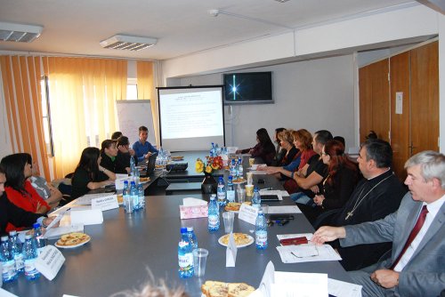Dezbatere pe tema voluntariatului la Craiova