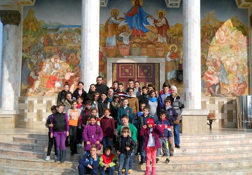 Tinerii şi copiii din Parohia Iosifalău au mers în pelerinaj