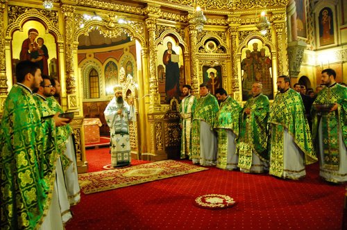 Sfinţii Arhangheli Mihail şi Gavriil şi Sfântul Nectarie prăznuiţi în Arhiepiscopia Timişoarei