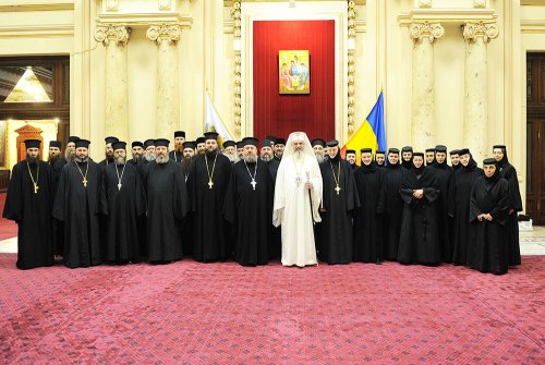 Criza materială cheamă pe om la convertire spirituală