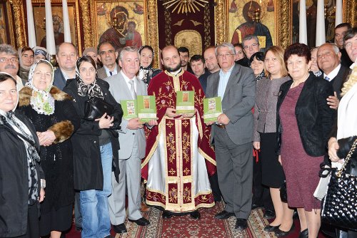 Două cărţi de istorie lansate în biserica românească din Istanbul