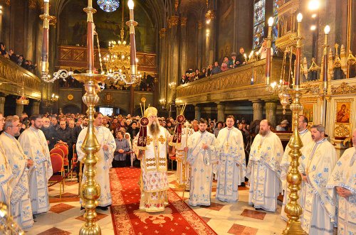 Sfântul Spiridon sărbătorit în două biserici din Capitală