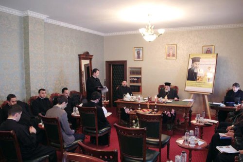 Întâlnirea Consiliului eparhial al Arhiepiscopiei Romanului şi Bacăului