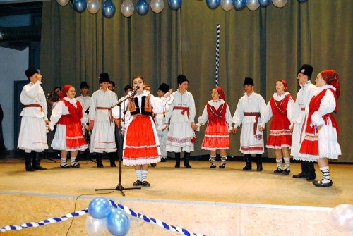 Serbare dedicată cântecului şi jocului popular românesc la Gyula