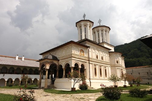 Mănăstirile Hurezi şi Mamu