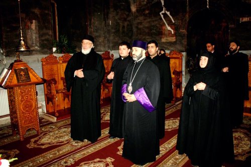 Vizita delegaţiei Bisericii Armene în Arhiepiscopia Argeşului şi Muscelului