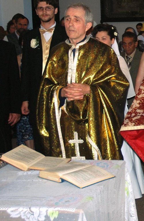 A trecut la Domnul părintele Viorel Dumitriu (1938-2014)