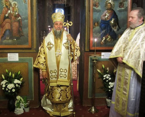 Sfinte Liturghii arhiereşti la Craiova, Râmnic şi Mărăşeşti