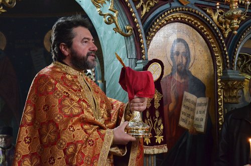 72 de elevi au dat răspunsurile liturgice la Biserica „Sfântul Nicolae“ din Câmpulung Moldovenesc