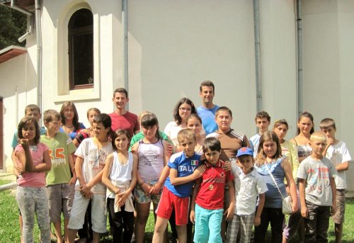 Tabere de tineret la Mănăstirea Mărcuş