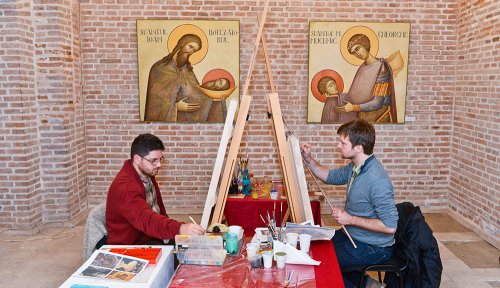 Iconari din trei ţări îi pictează pe Sfinţii Brâncoveni