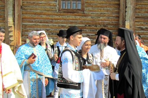 Sărbătoarea Rusaliilor la Schitul Drăgeşti din judeţul Vaslui