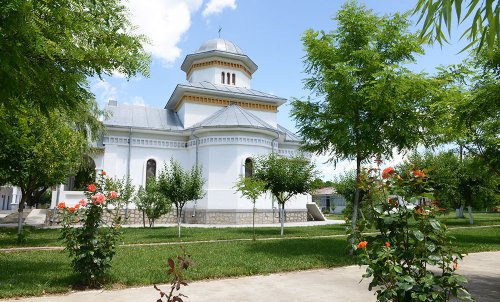  Măxineni, mănăstirea fortăreaţă de pe Siret