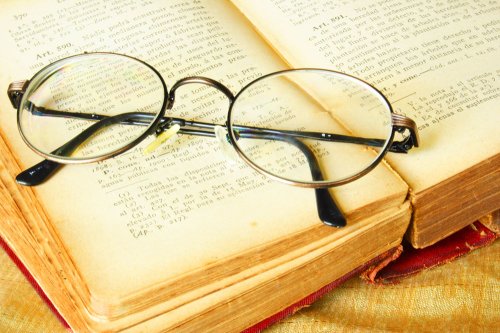 De la „pietrele de citit“ la ochelarii de astăzi