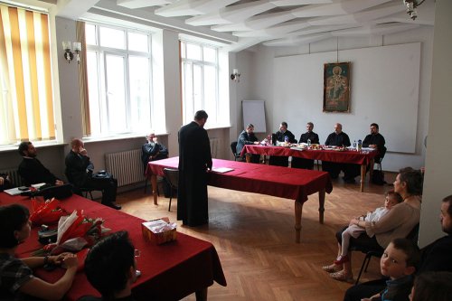 Două teze de doctorat, susţinute public la Sibiu