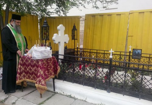 Slujbă de pomenire la mormântul Mitropolitului Iosif Naniescu