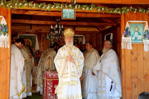 Mănăstirile Feredeu, Româneşti şi Dobreşti şi-au sărbătorit hramul