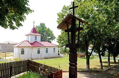 Prima biserică din istoria unui sat de mineri