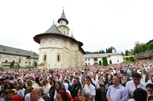 10.000 de credincioşi au participat la hramul Putnei