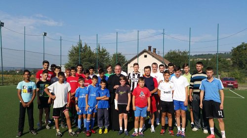 Campionat de fotbal pentru tinerii din parohia bistriţeană Livezile