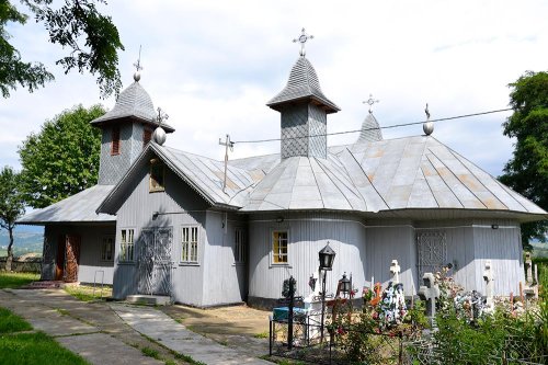 La Prohozeşti, credinţa s-a statornicit într-un locaş de bârne