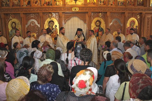 Sărbătoare la Biserica „Sfânta Ana“ din municipiul Galaţi