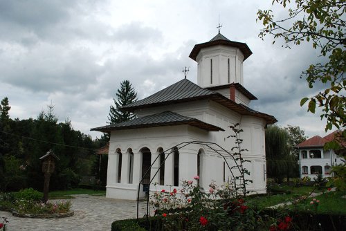 Hram la Mănăstirea „Sfânta Treime“ din Gorj