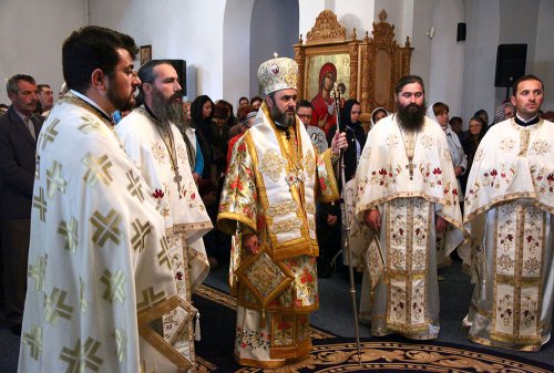 Liturghie arhierească la Mănăstirea Techirghiol