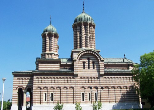Sfântul Mucenic Dimitrie, ocrotitor de biserici româneşti