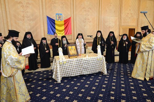 Delegaţia Patriarhiei Ierusalimului, întâmpinată pe Aeroportul „Henri Coandă“ din Otopeni