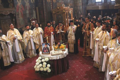 Înaltpreasfinţitul Arhiepiscop Eftimie, pomenit la 9 zile de la mutarea la Domnul